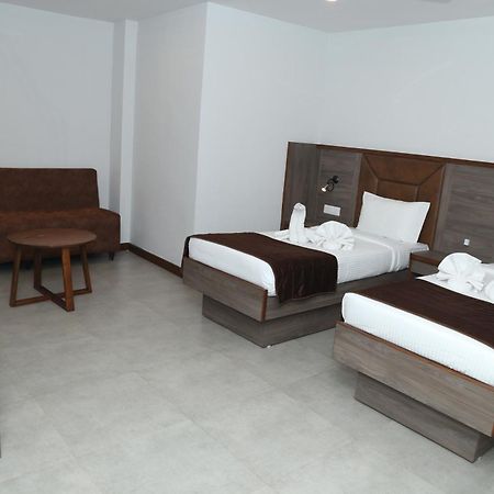 Hotel K79 Jamshedpur Eksteriør billede