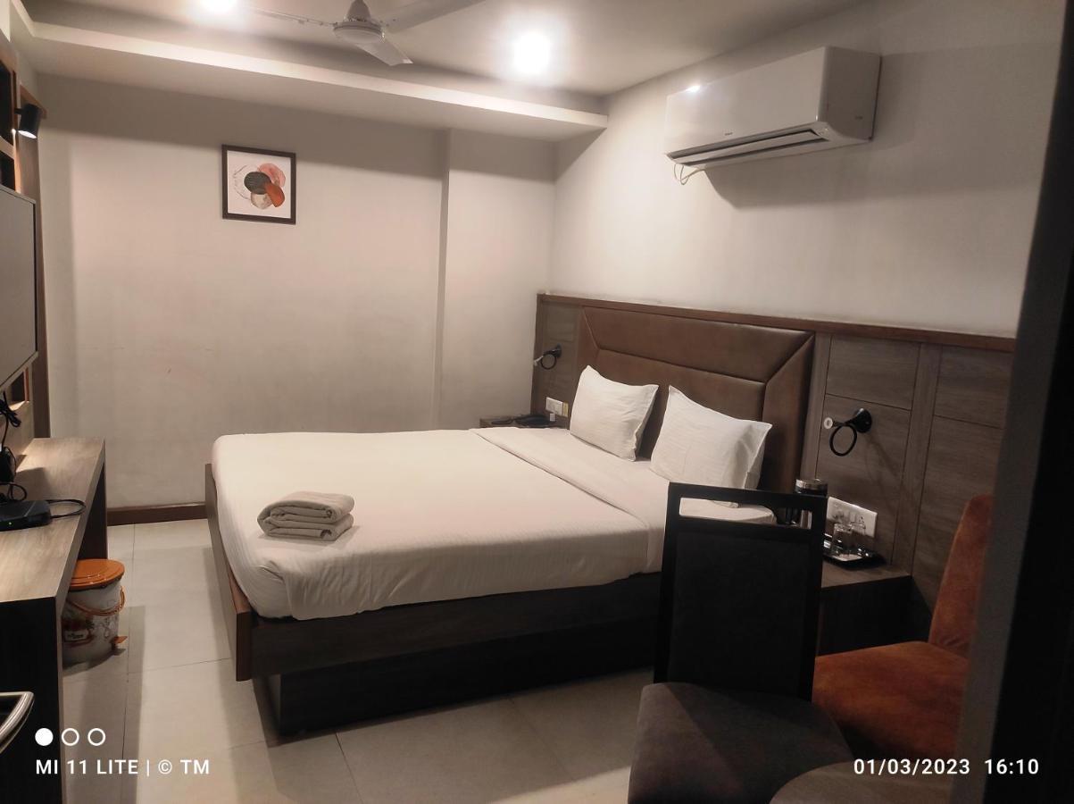 Hotel K79 Jamshedpur Eksteriør billede