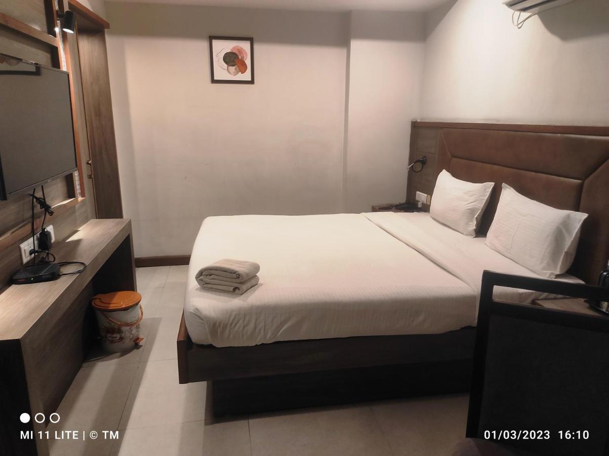 Hotel K79 Jamshedpur Eksteriør billede