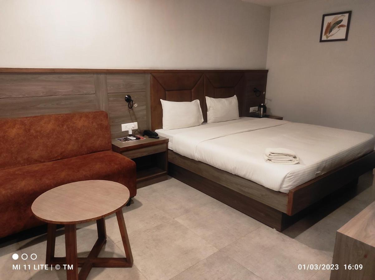 Hotel K79 Jamshedpur Eksteriør billede