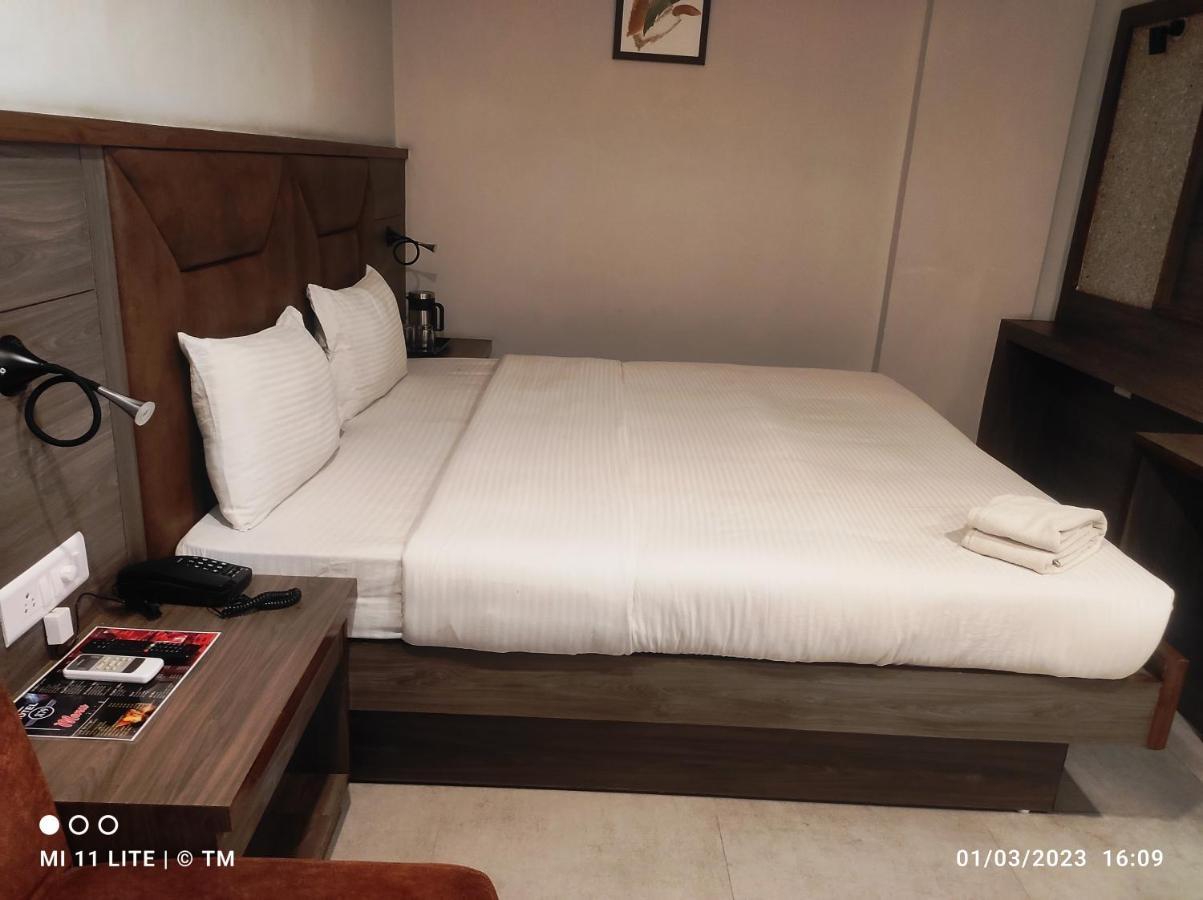 Hotel K79 Jamshedpur Eksteriør billede